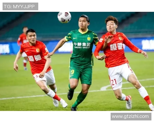 深圳足球队在世界杯预选赛中以52分强势领跑积分榜展现出色表现